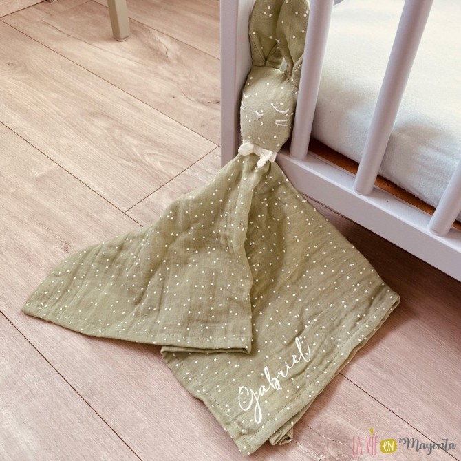 Doudou lapin vert personnalisé