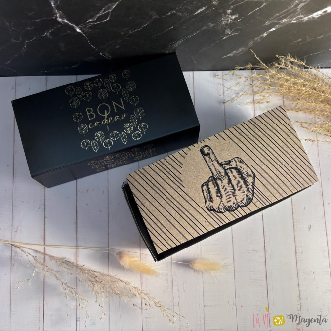 Boite cadeau - Fuck - humour anniversaire - doigt d'honneur