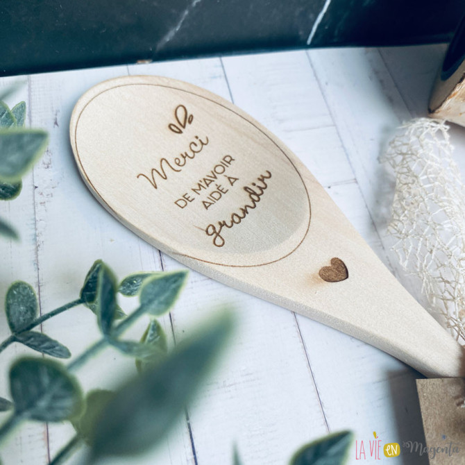Cuillère en bois gravée – merci aidé grandir 