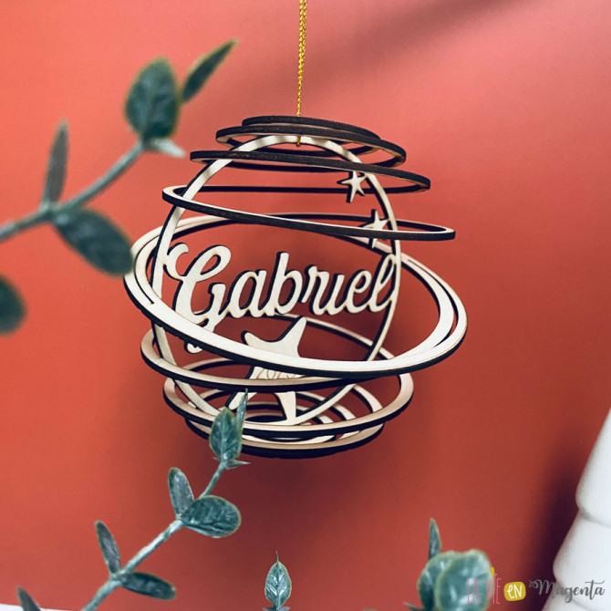 Boule de Noël Spirale en bois - prénom