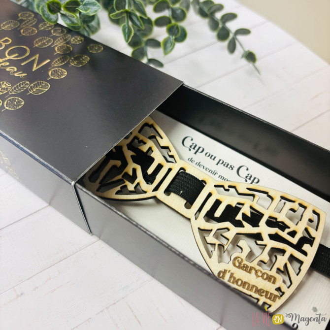 Coffret demande garçon d'honneur – nœud papillon en bois gravé