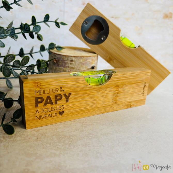 Niveau en bois gravé – Meilleur papy du monde